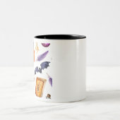 Cute Halloween illustration with pumpkin and bats Tweekleurige Koffiemok (Center)