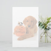 Cute Halloween Puppy with a pomkin Briefpapier (Staand voorkant)