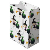 Cute Halloween Witch Medium Cadeauzakje (Achterkant Gekanteld)