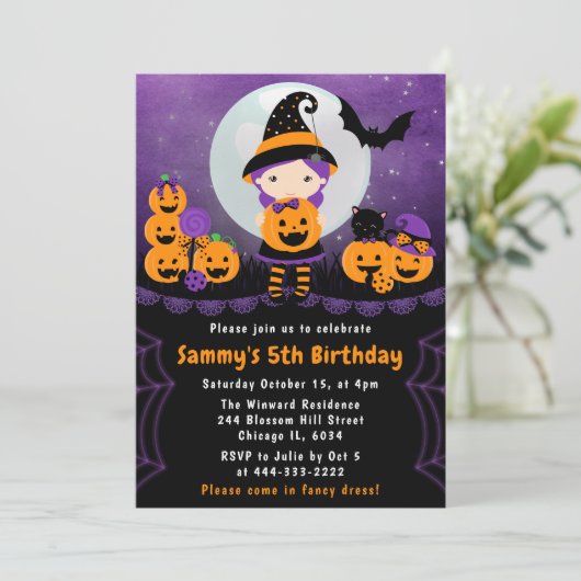 Cute Halloween Witch & Pumpkins Birthday Party Kaart (Staand voorkant)