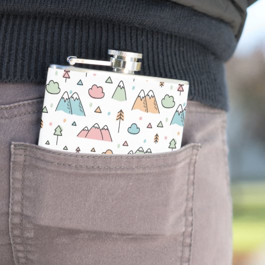 Cute Hand Drawn Mountain Scene Pattern Heupfles (Voorbeeld)