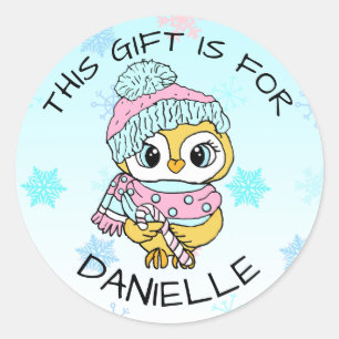 Cute Hand Drawn Penguin met kerstcadeaus Label