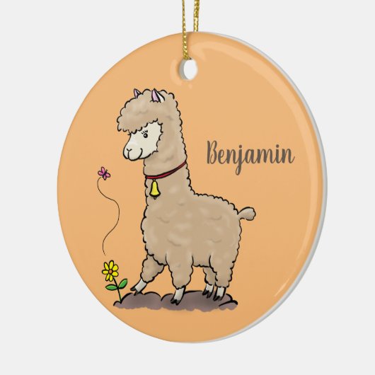 Cute happy alpaca met vlinder cartoon keramisch ornament (Links)