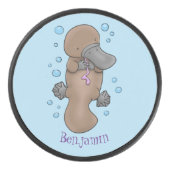 Cute happy baby platypus cartoon illustratie hockey puck (Voorkant)