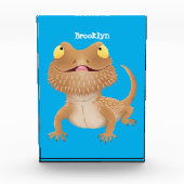 Cute happy bebaarzen dradenhagedis cartoon fotoblokken (Voorkant)