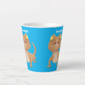 Cute happy bebaarzen dradenhagedis cartoon latte mok (Voorkant)