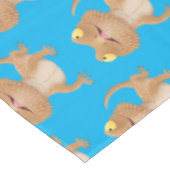 Cute happy bebaarzen dradenhagedis cartoon tafelkleed (Gekanteld)