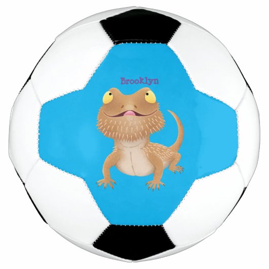 Cute happy bebaarzen dradenhagedis cartoon voetbal (Voorkant)