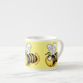 Cute happy bee cartoon illustratie espresso kop (Voorkant rechts)