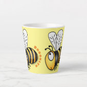 Cute happy bee cartoon illustratie latte mok (Voorkant)