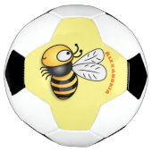 Cute happy bee cartoon illustratie voetbal (Gedraaid)