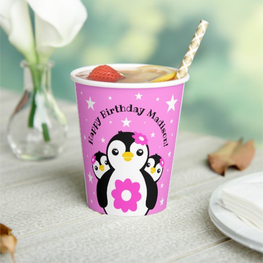Cute Happy Birthday Girl Penguins Pink Flowers Papieren Bekers (Insitu)