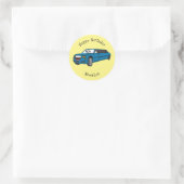 Cute happy blue Limousine cartoon car Ronde Sticker (Tas)