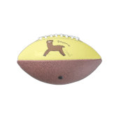 Cute happy brown alpaca cartoon american football (Gedraaid 270)