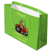 Cute happy cow driving a red tractor cartoon groot cadeauzakje (Achterkant Gekanteld)