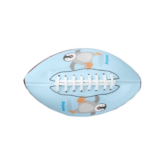 Cute happy emperor pinguin chick cartoon american football (Voorkant)