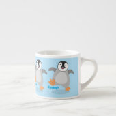 Cute happy emperor pinguin chick cartoon espresso kop (Rechts)