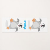 Cute happy emperor pinguin chick cartoon yogamat (Achterkant (horizontaal))