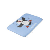 Cute happy fly puffin blue cartoon illustratie badmat (Gekanteld)