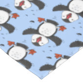 Cute happy fly puffin blue cartoon illustratie tafelkleed (Gekanteld)