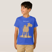Cute happy glimlach camel cartoon illustratie t-shirt (Voorkant volledig)