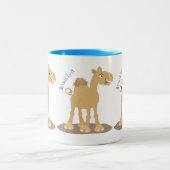 Cute happy glimlach camel cartoon illustratie tweekleurige koffiemok (Center)