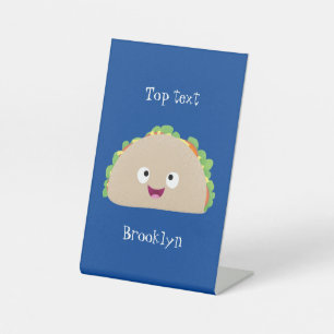 Cute happy glimlach taco cartoon illustratie reclamebord met voetstuk