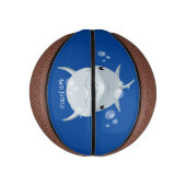 Cute happy kawaii dolphin cartoon basketbal (Verticaal)