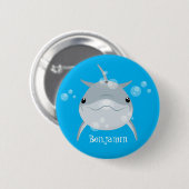 Cute happy kawaii dolphin cartoon ronde button 5,7 cm (Voorkant /achterkant)