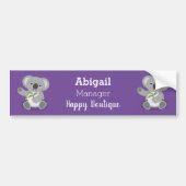 Cute happy koala waving cartoon illustratie bumpersticker (Voorkant)