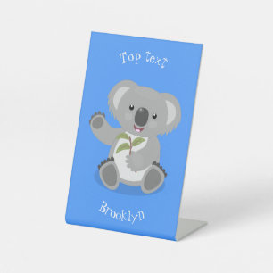 Cute happy koala waving cartoon illustratie reclamebord met voetstuk