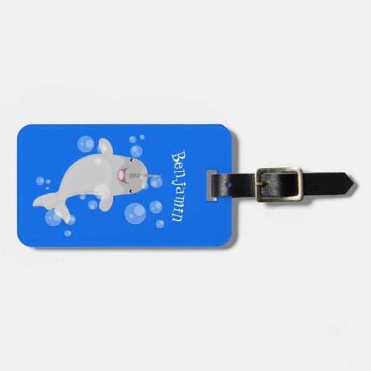 Cute happy narwhal bubbles cartoon illustratie bagagelabel (Voorkant horizontaal)