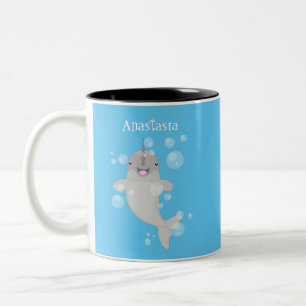 Cute happy narwhal bubbles cartoon illustratie tweekleurige koffiemok