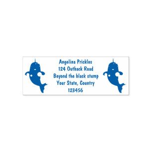 Cute happy narwhal bubbles cartoon illustratie zelfinktende stempel