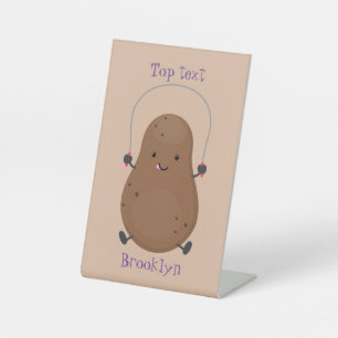 Cute happy potato springtouw cartoon reclamebord met voetstuk