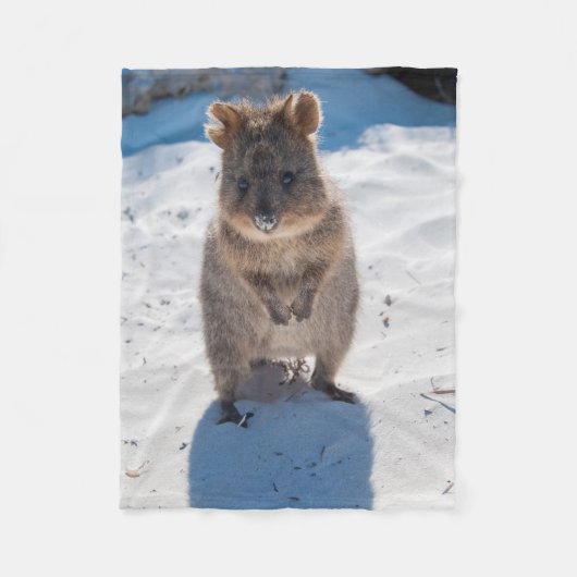 Cute & Happy Quokka op het strand Australië Fleece Deken (Voorkant)