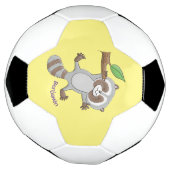 Cute happy raccoon baby illustratie voetbal (Gedraaid)