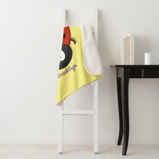 Cute happy red ladybug cartoon afbeelding sherpa deken (In situ)