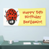 Cute happy red ladybug cartoon afbeelding spandoek (Beurs)