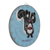 Cute happy skunk cartoon illustratie dartbord (Voorkant Links)