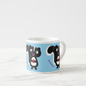 Cute happy skunk cartoon illustratie espresso kop (Voorkant rechts)