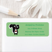 Cute happy skunk cartoon illustratie etiket (Insitu)