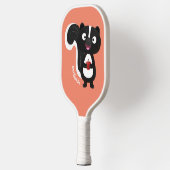 Cute happy skunk cartoon illustratie pickleball paddle (Links)