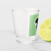 Cute happy skunk cartoon illustratie shot glas (Links)