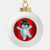 Cute Happy Snowman met Rode Kerstmis Keramische Bal Ornament (Voorkant)