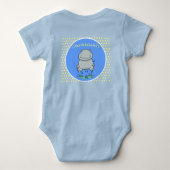 Cute happy springing hippo cartoon illustratie romper (Achterkant)