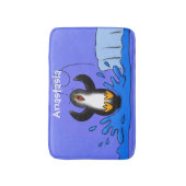 Cute happy springing pinguin cartoon illustratie badmat (Voorkant Verticaal)
