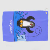 Cute happy springing pinguin cartoon illustratie golfhanddoek (Horizontaal)