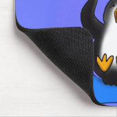 Cute happy springing pinguin cartoon illustratie muismat (Hoek)