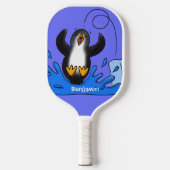 Cute happy springing pinguin cartoon illustratie pickleball paddle (Voorkant)